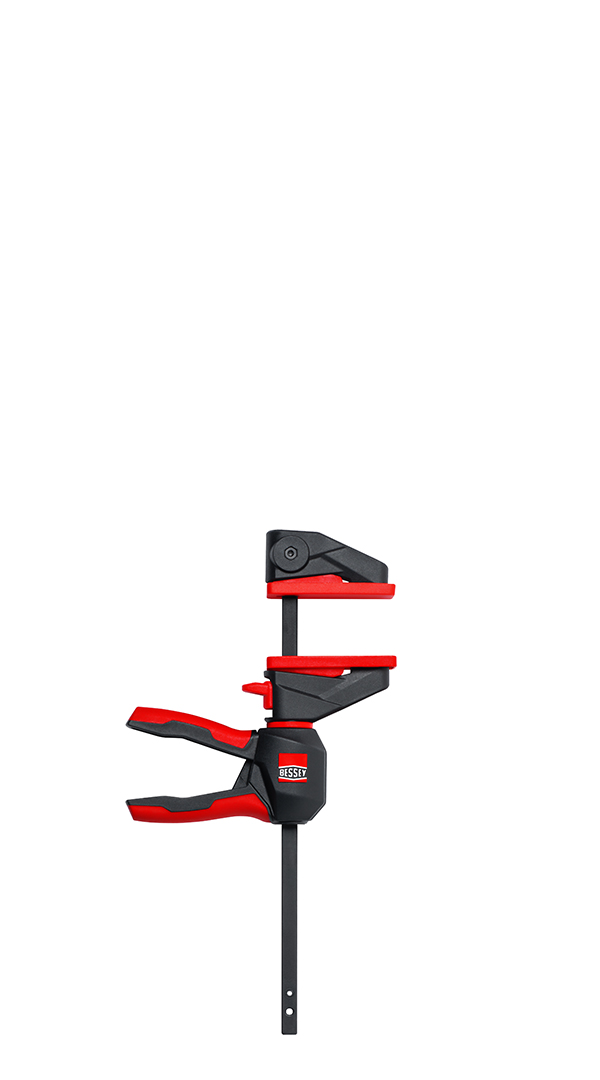 The EZ360 series – one-handed clamp with a 360° rotatable Handle